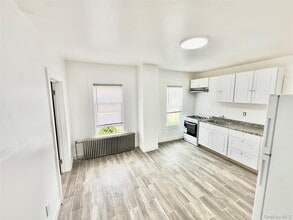 104 Henry St in Inwood, NY - Building Photo - Building Photo