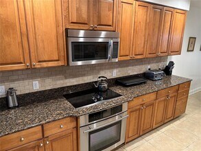 615 Riviera Dunes Way in Palmetto, FL - Building Photo - Building Photo