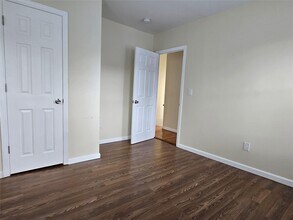 111-10 204th St in Queens, NY - Building Photo - Building Photo