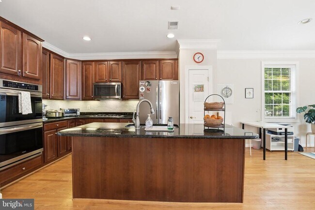 property at 3826 Elmwood Towne Way