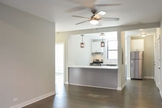 2623 W Berwyn Ave, Unit 2 in Chicago, IL - Building Photo - Building Photo