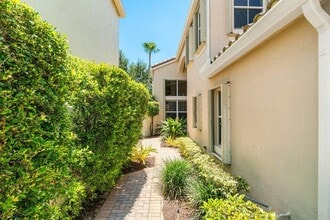 130 Sunset Cove Ln in Palm Beach Gardens, FL - Foto de edificio - Building Photo