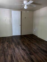 1000 Chihuahua St in Lockhart, TX - Building Photo - Building Photo