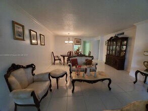 1750 NE 191st St-Unit -105 in Miami, FL - Building Photo - Building Photo