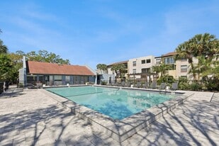 Belara Lakes in Tampa, FL - Building Photo