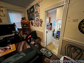 71 S Huntington Ave in Boston, MA - Foto de edificio - Building Photo