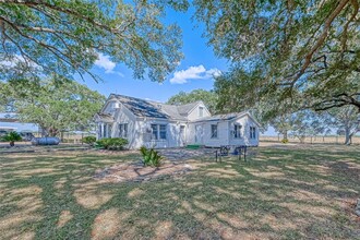 9911 Beard Rd in Needville, TX - Building Photo - Building Photo