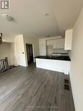 23 Bluebird Ln in Barrie, ON - Building Photo - Building Photo