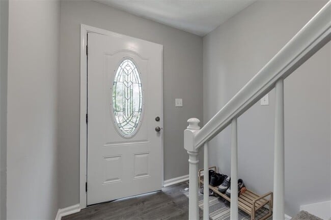 94 Barrington Pl in Marietta, GA - Foto de edificio - Building Photo