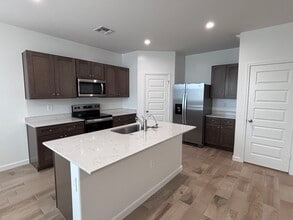 1777 W Stealth Ave in Apache Junction, AZ - Foto de edificio - Building Photo