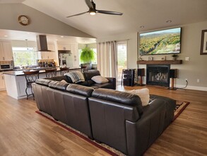 1294 Saddlebronc Ct in Minden, NV - Building Photo - Building Photo