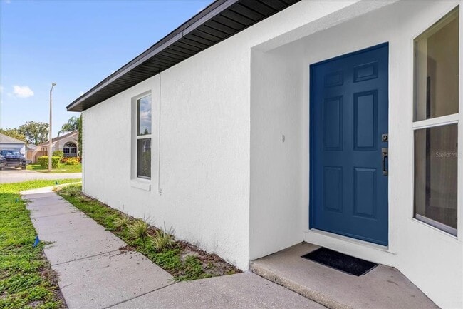 350 Lakebreeze Cir in Lake Mary, FL - Foto de edificio - Building Photo