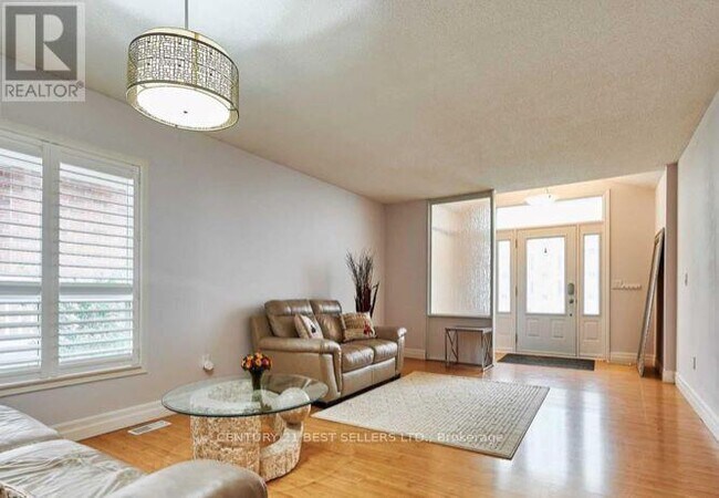 26 O'Connor Ln in Guelph, ON - Building Photo - Building Photo