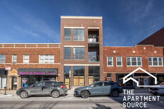 2920 W Belmont Ave, Unit 3R in Chicago, IL - Building Photo - Building Photo