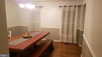 12226 Tall Pines Ct in Fairfax, VA - Building Photo