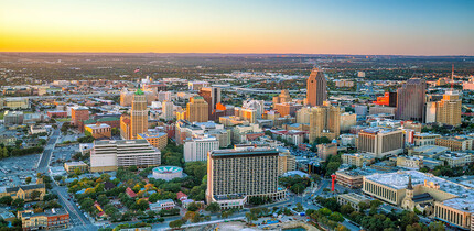 Vista Colina in San Antonio, TX - Foto de edificio - Building Photo