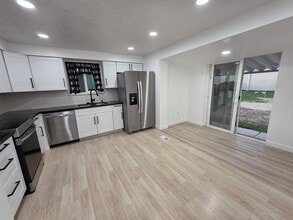 1606 W 1960 N in Layton, UT - Building Photo - Building Photo