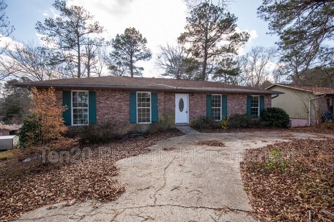 6823 Live Oaks Dr in Columbus, GA - Building Photo - Building Photo