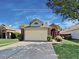 6736 Driffield Cir E in North Richland Hills, TX - Building Photo