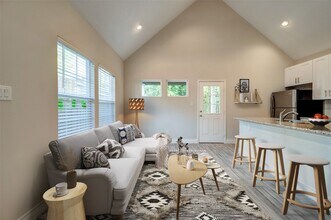 1213 Armstead St in Houston, TX - Building Photo - Building Photo