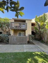 3056 Via Alicante in San Diego, CA - Building Photo