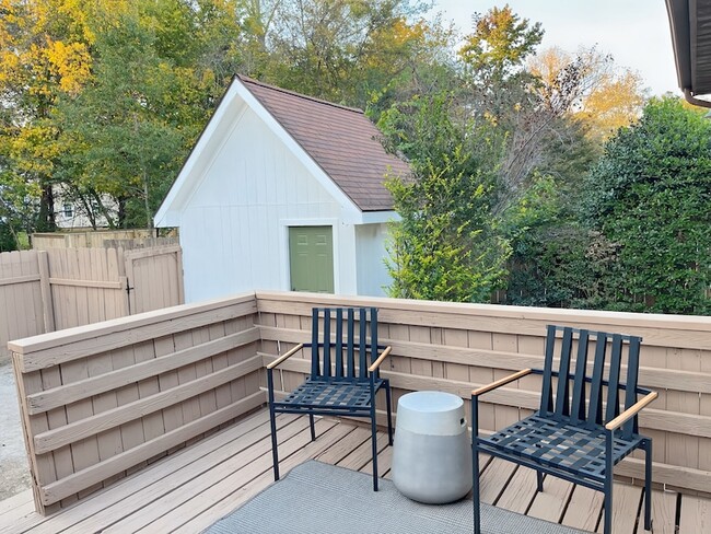 property at 3249 Lakeford Dr