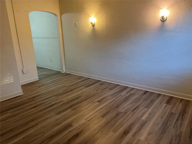 1102 Sunset Point Rd in Clearwater, FL - Building Photo - Building Photo