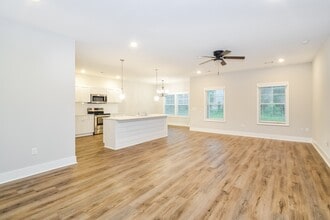 69 Laura Ct in Brunswick, GA - Building Photo - Building Photo