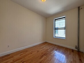 1 Arden St in New York, NY - Building Photo - Building Photo