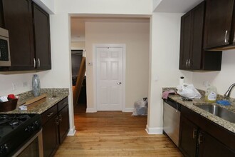 2506 W Argyle St in Chicago, IL - Building Photo - Building Photo