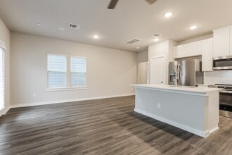 18310 W Centro Cir in Shenandoah, TX - Building Photo - Building Photo