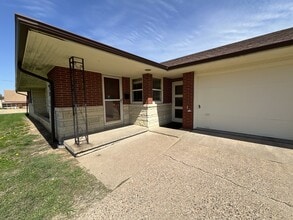 3170 Asbury Rd in Dubuque, IA - Building Photo - Building Photo