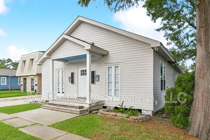 3701 Derbigny St in Metairie, LA - Building Photo