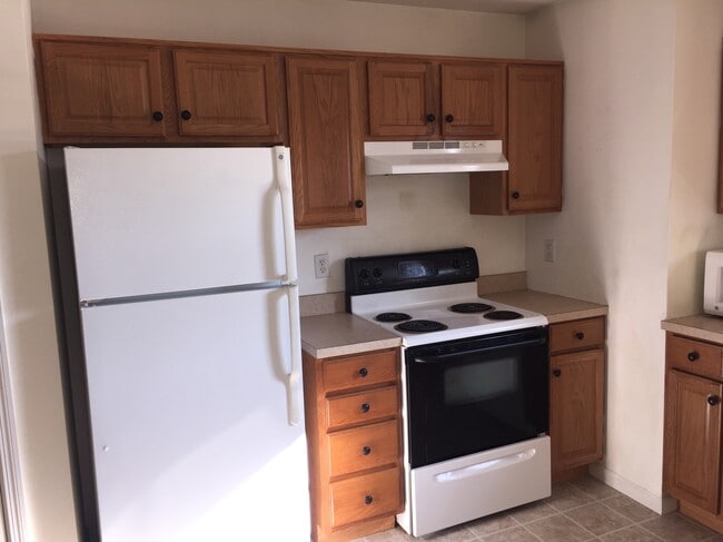 35 Christine Dr, Unit 35 Christine Dr Exeter in Reading, PA - Building Photo - Building Photo