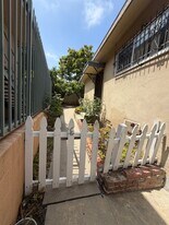 824 Glenway Dr, Unit 3 in Inglewood, CA - Building Photo