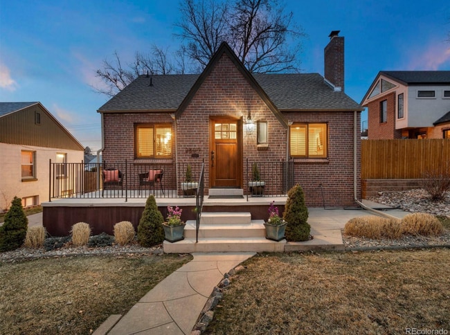 property at 2809 N Raleigh St