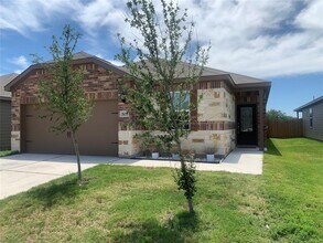 509 Congress Wy in Liberty Hill, TX - Building Photo - Building Photo