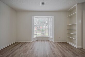 10110 Margate Dr in Houston, TX - Building Photo - Building Photo
