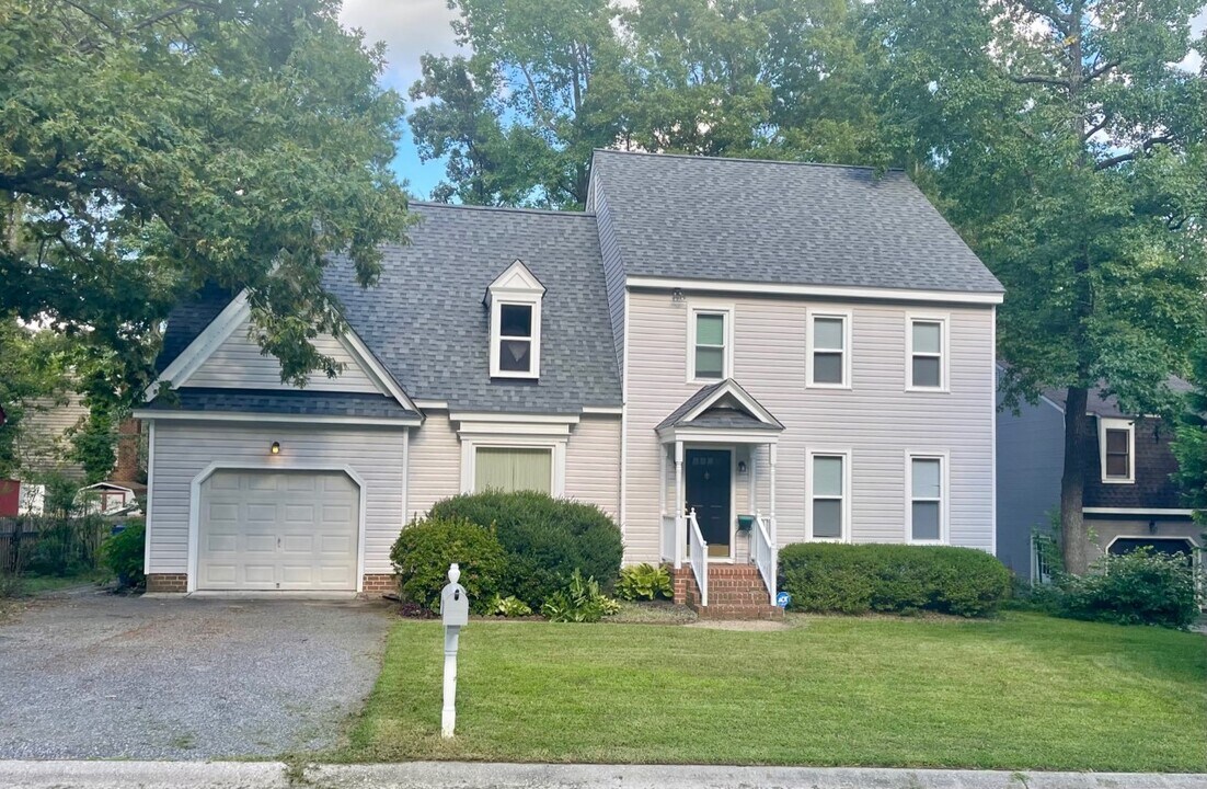 1407 Walton Bluff Terrace in Midlothian, VA - Foto de edificio