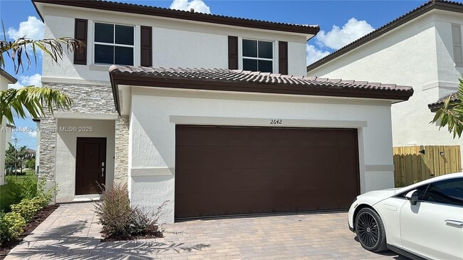property at 2642 SE 24th St