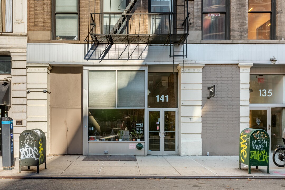 141 West 20th Street in New York, NY - Building Photo