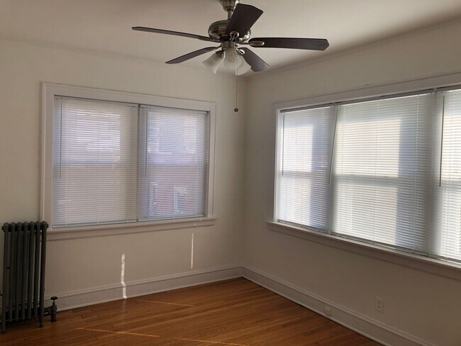 6439 N Leavitt St, Unit 1N in Chicago, IL - Building Photo - Building Photo