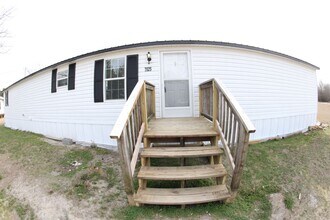 7025 Ottis Ln in Parkton, NC - Building Photo - Building Photo