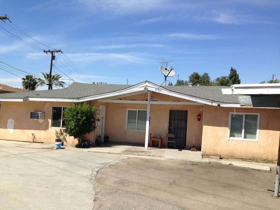 993-995 S Smith Ave in Corona, CA - Building Photo