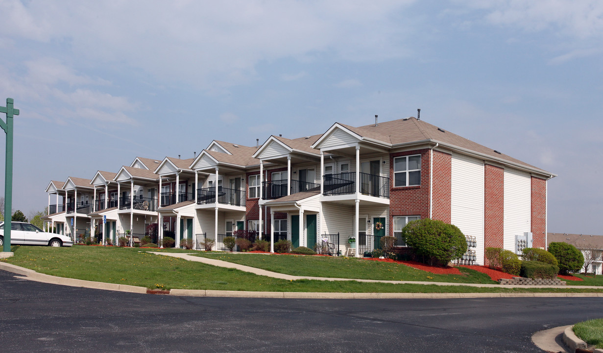 Cumberland Crossing in Fishers, IN - Building Photo