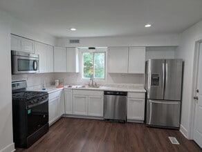 254 Thornhurst Rd in Bolingbrook, IL - Building Photo - Building Photo