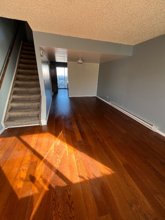 44 Royal Crest Dr in Pueblo, CO - Foto de edificio