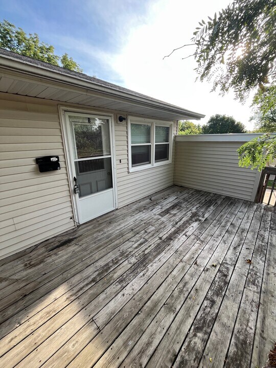 503 8th St NW in Mount Vernon, IA - Building Photo
