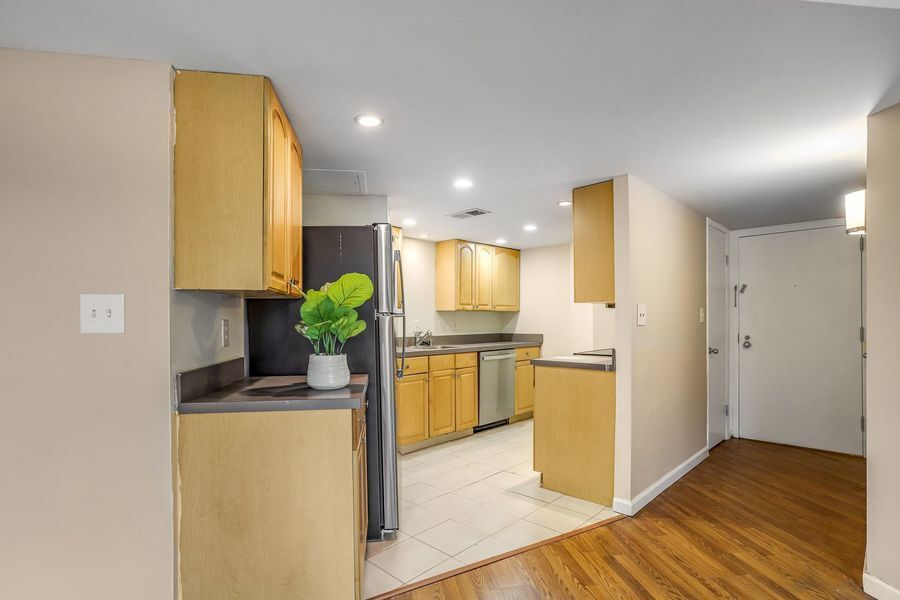 2440 16th St NW in Washington, DC - Building Photo