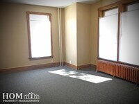 128 E Liberty St photo'